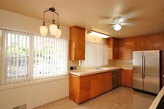 3223 Sagamore Way in Los Angeles, CA - Building Photo - Building Photo