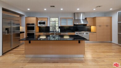 143 Union Jack Mall in Marina Del Rey, CA - Building Photo - Building Photo