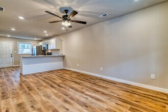 913 W 9th St in Russellville, KY - Building Photo - Building Photo