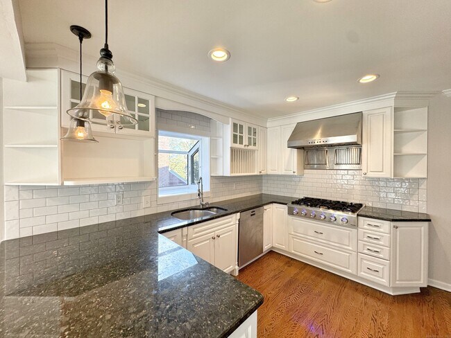 8 1/2 Ells St in Norwalk, CT - Building Photo - Building Photo