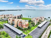 3392 NE Causeway Blvd in Jensen Beach, FL - Foto de edificio - Building Photo