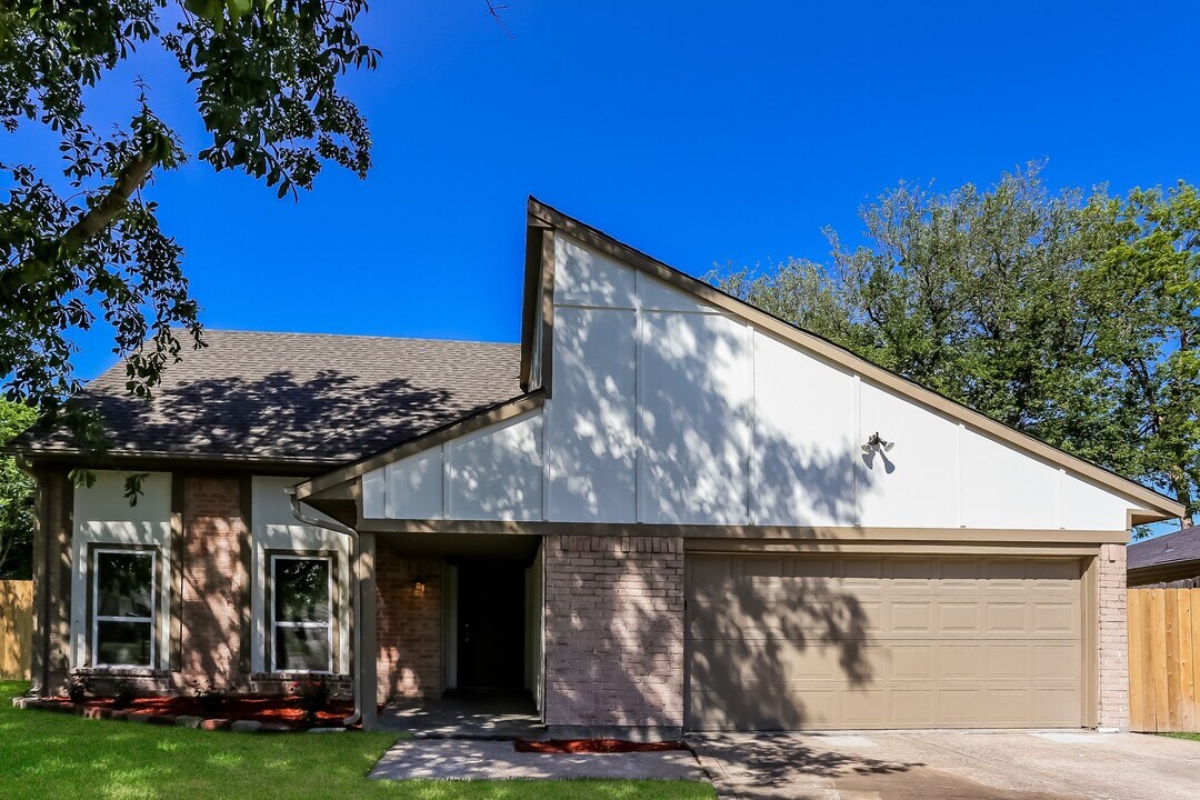 1434 New Tree Ln in Missouri City, TX - Building Photo