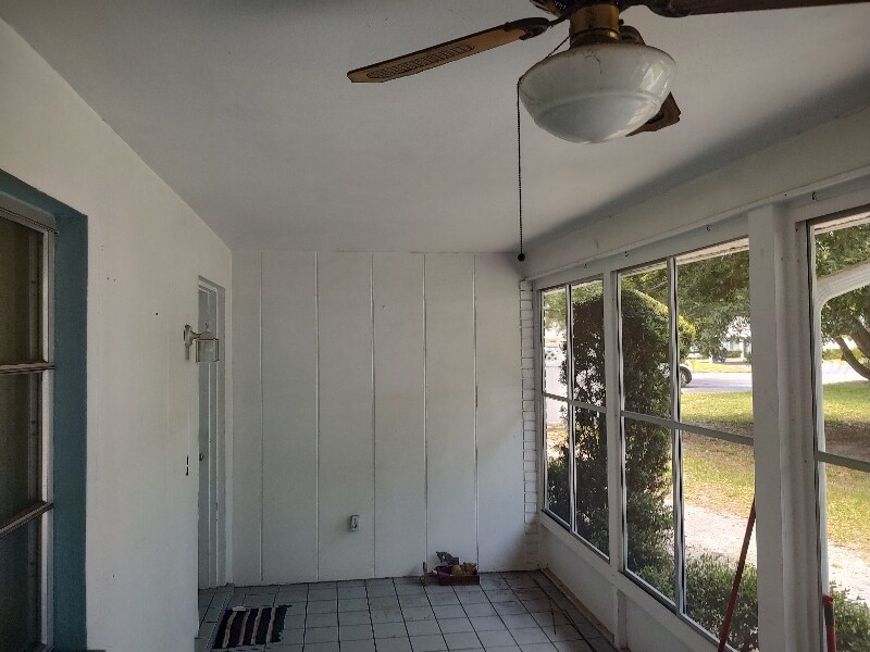 489 Jewel Ct in Belleair Bluffs, FL - Building Photo