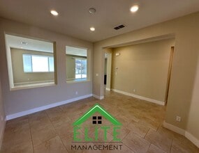 9960 Lorae Way in Elk Grove, CA - Building Photo - Building Photo