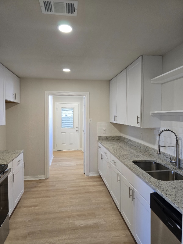 502 S Pearl St in Trenton, TX - Foto de edificio - Building Photo