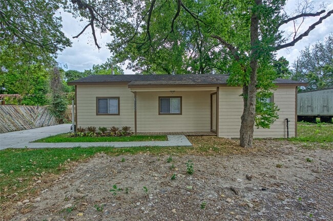 10055 Hardison Ln in Houston, TX - Building Photo - Building Photo