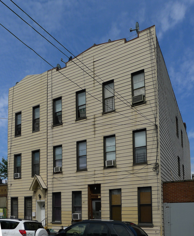 1611 Jefferson Ave in Ridgewood, NY - Building Photo - Building Photo