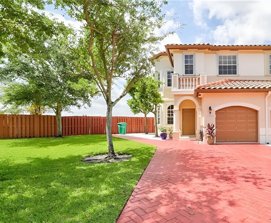 13500 SW 51st St in Miramar, FL - Building Photo