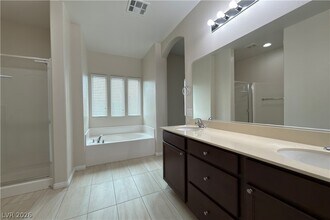 384 Monique Springs St in Henderson, NV - Building Photo - Building Photo