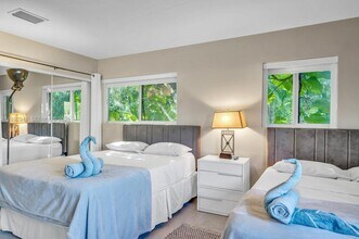 1581 NE 108th St in Miami, FL - Building Photo - Building Photo