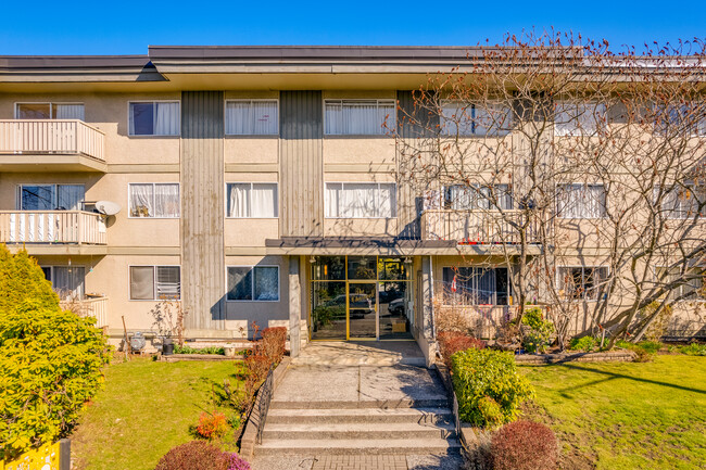 The Chartwell in North Vancouver, BC - Building Photo - Building Photo