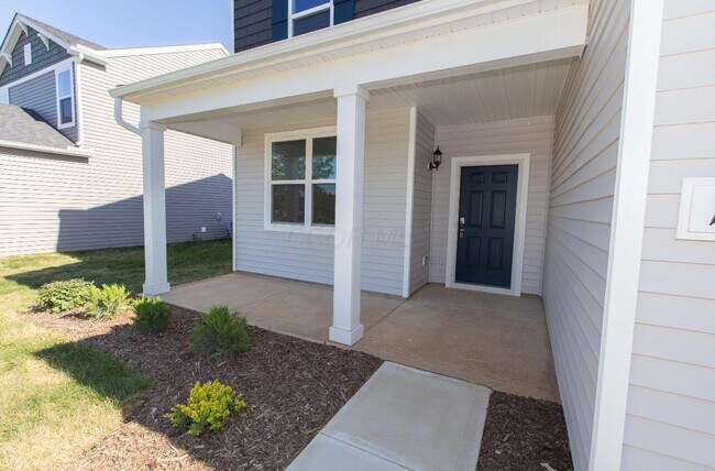 105 Hutchison St in South Bloomfield, OH - Building Photo - Building Photo