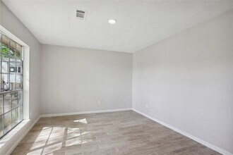 959 Wavecrest Ln in Houston, TX - Building Photo - Building Photo