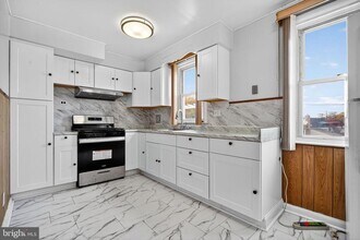 9050 Convent Ave in Philadelphia, PA - Building Photo - Building Photo