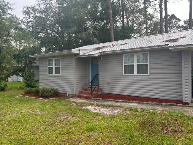 property at 1305 Tupelo Dr