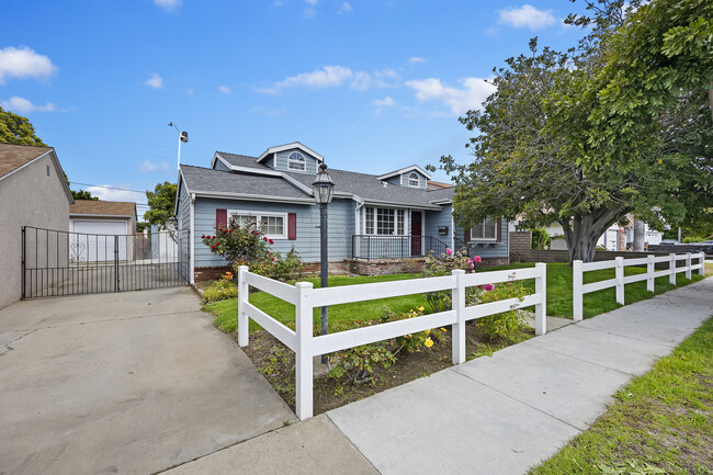 23204 Falena Ave in Torrance, CA - Building Photo - Building Photo