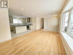 38 Sherry Ln in Ottawa, ON - Building Photo - Building Photo