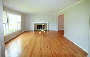 759 Harcourt Rd in Grosse Pointe Park, MI - Building Photo - Building Photo