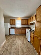 671 W 64th St, Unit 671 in Davenport, IA - Foto de edificio - Building Photo