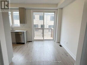 101 Tempel St in Richmond Hill, ON - Building Photo - Building Photo