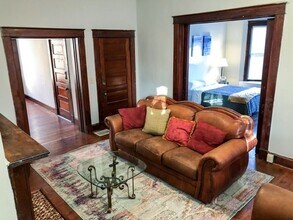 143 Woodland Ave-Unit -143-1 in Lexington, KY - Foto de edificio - Building Photo