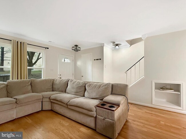18016 Golden Spring Ct in Olney, MD - Building Photo - Building Photo