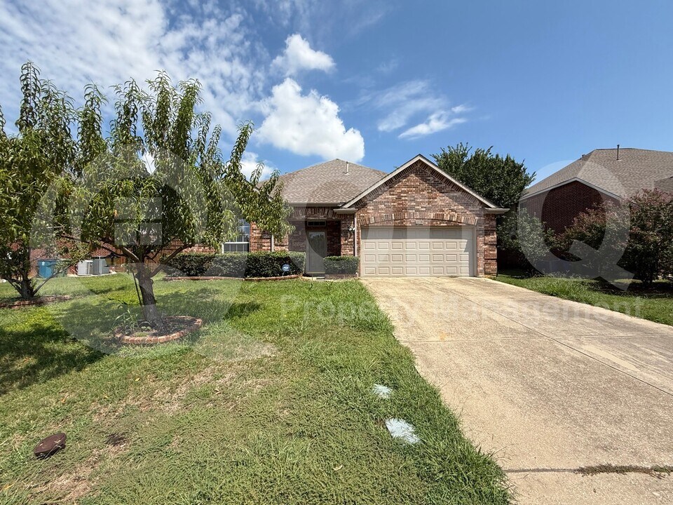 1113 Shadowridge Cir in Lewisville, TX - Building Photo