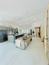650 Falling Water Rd in Weston, FL - Building Photo - Building Photo