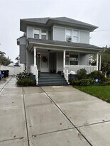 37 Redmond Ave in Bay Shore, NY - Building Photo