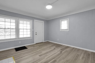 3172-3176-3176 E 5th Ave in Columbus, OH - Building Photo - Building Photo