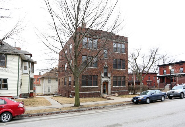 1530 Woodland Ave in Des Moines, IA - Foto de edificio - Building Photo