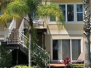 4355 Spinnaker Cove Ln in Tampa, FL - Foto de edificio - Building Photo