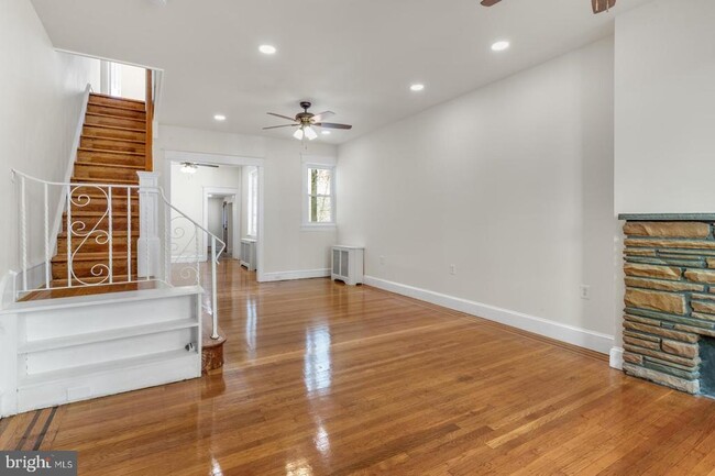 2404 E Hazzard St in Philadelphia, PA - Building Photo - Building Photo