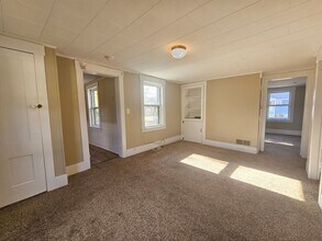 7 Monson Pl in Milford, NH - Building Photo - Building Photo