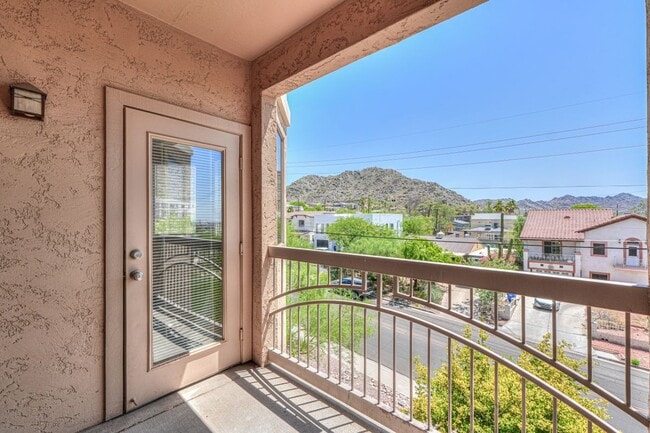 9820 N Central Ave in Phoenix, AZ - Building Photo - Building Photo