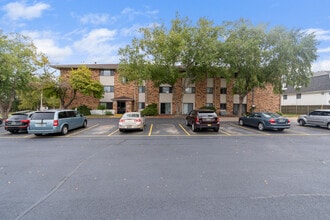 Breckenridge Apartments in Davenport, IA - Building Photo - Building Photo