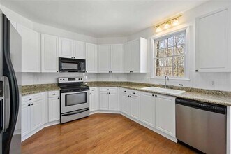4185 Waterford Dr in Suwanee, GA - Foto de edificio - Building Photo