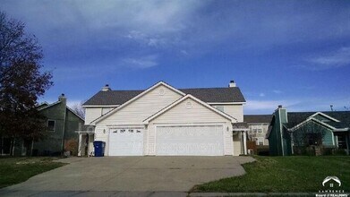 906 Christie Ct in Lawrence, KS - Building Photo - Building Photo