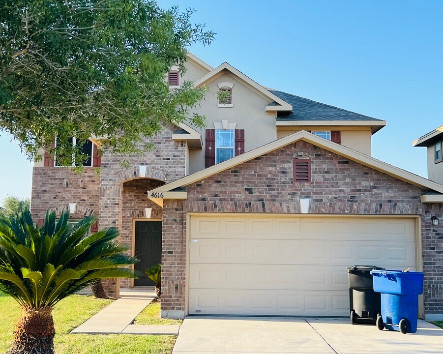 4616 Water Lilly Ave in McAllen, TX - Building Photo