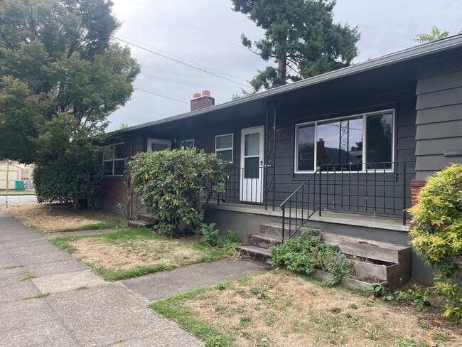 property at 831-835-835 SE 80th Ave