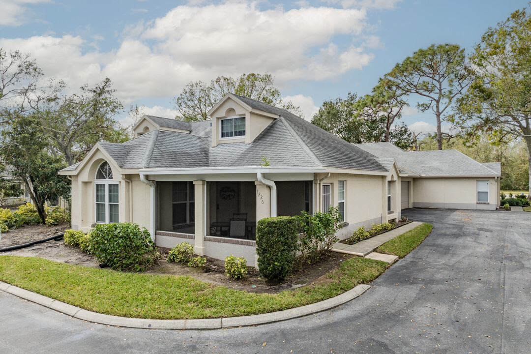 Fairway Palms in Sun City Center, FL - Building Photo