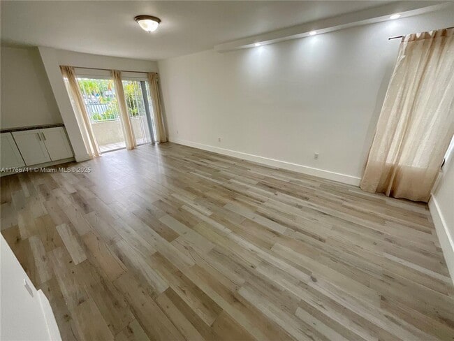 5838 SW 74th Terrace in South Miami, FL - Building Photo - Building Photo