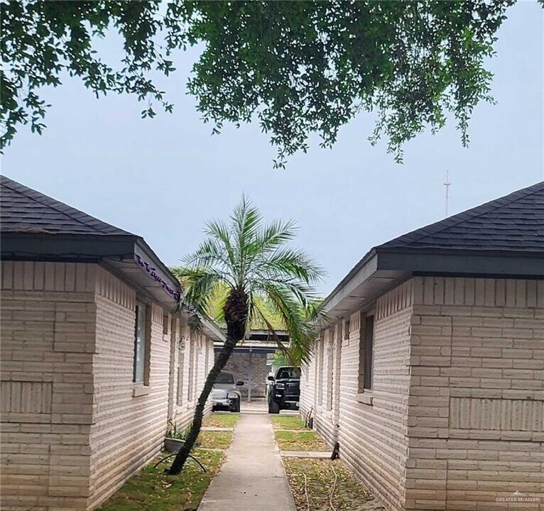 709 Robin Ave in McAllen, TX - Building Photo