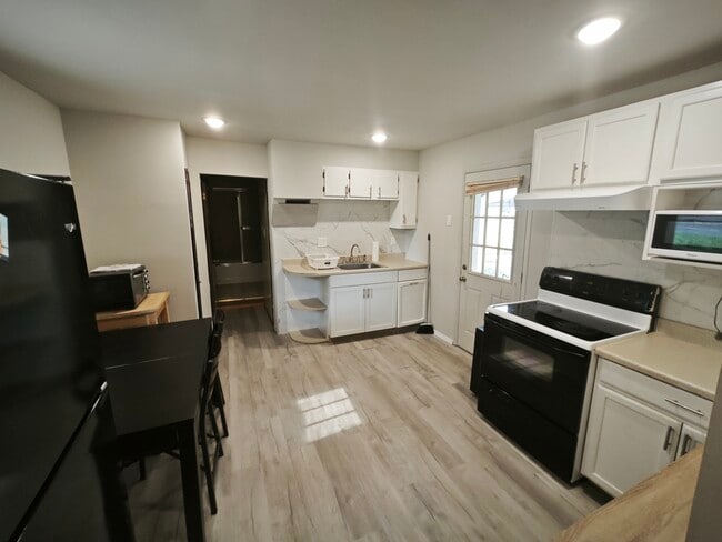612 W Garrison St in Bethlehem, PA - Building Photo - Building Photo