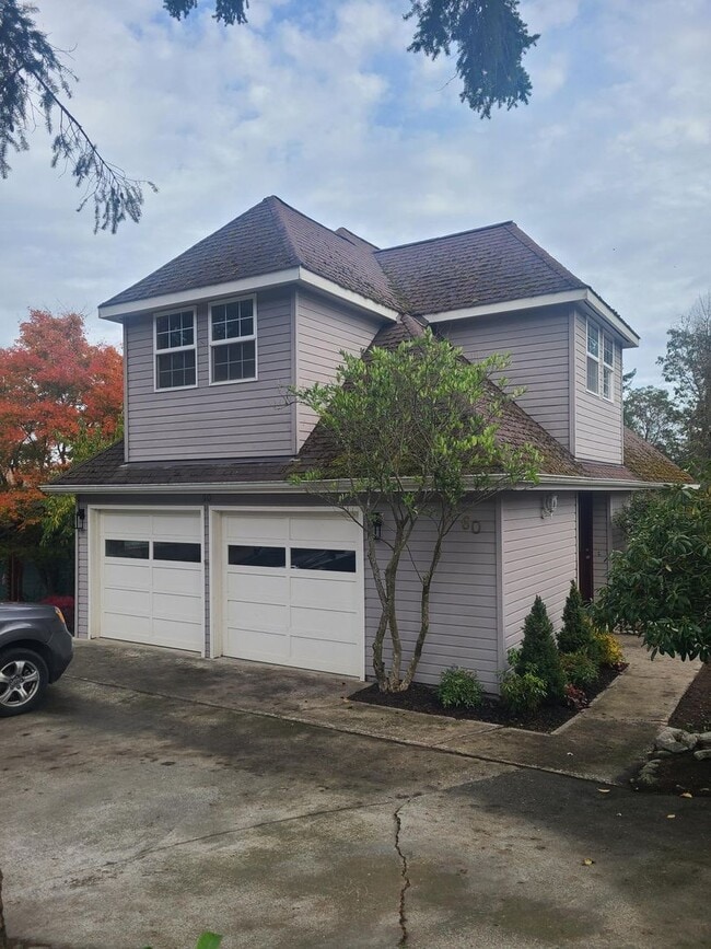 property at 60 Scenic Pl