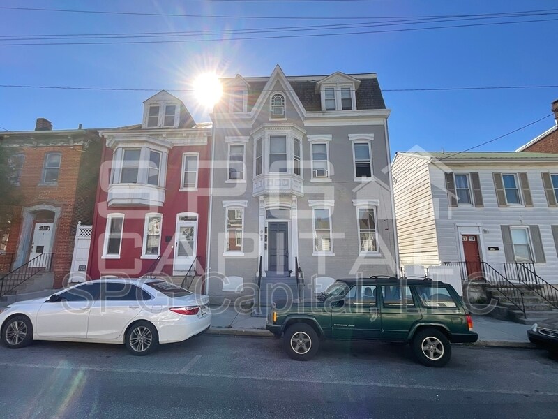 948 E Market St in York, PA - Building Photo