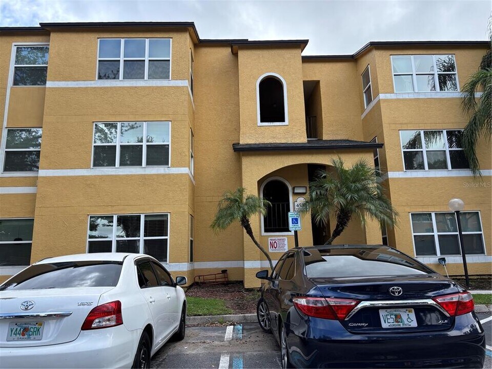 4536 Commander Dr in Orlando, FL - Building Photo