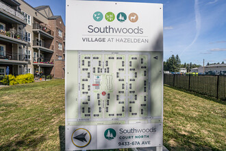 Southwoods Court North in Edmonton, AB - Building Photo - Building Photo