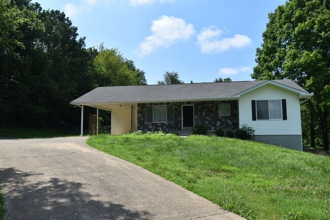 506 Lafayette Rd in Clarksville, TN - Building Photo - Building Photo