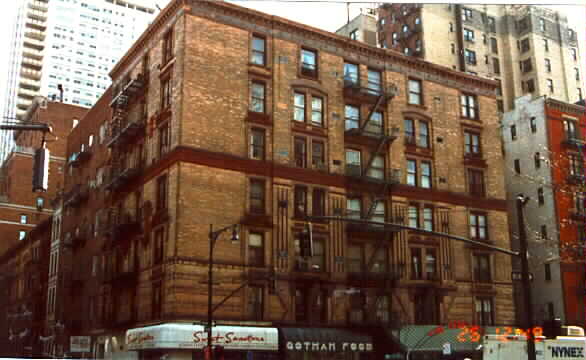 46 W 73rd St in New York, NY - Foto de edificio - Building Photo